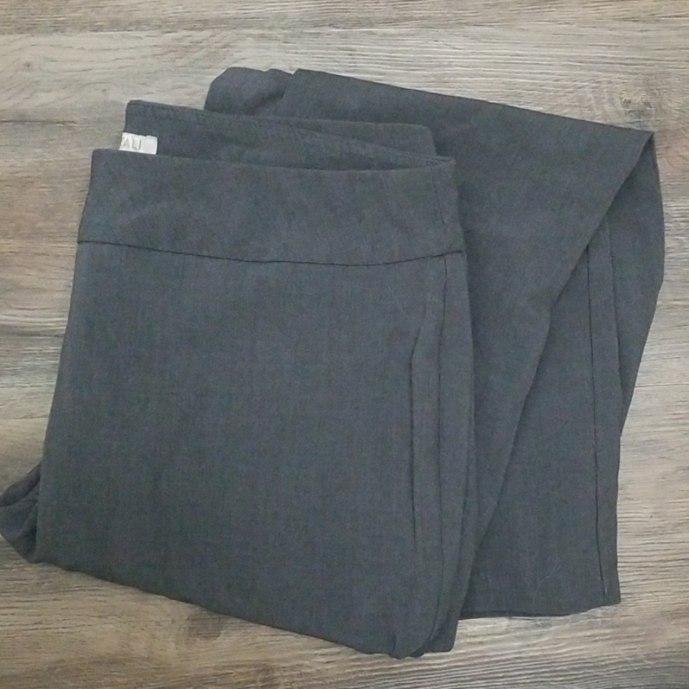 Roz & ali gray boot cut pants